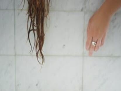 Bailes eróticos y sentimientos encontrados: estrenamos el vídeo de Fee Reega