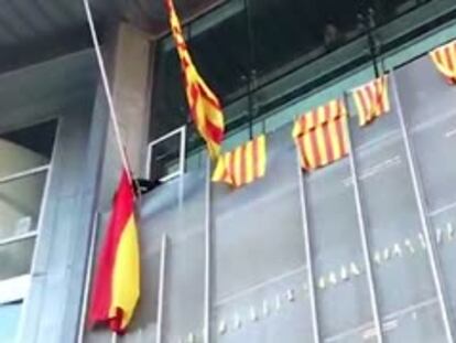 Los CDR retiran la bandera de España y cuelgan la ‘estelada’ en la Delegación del Govern de Girona