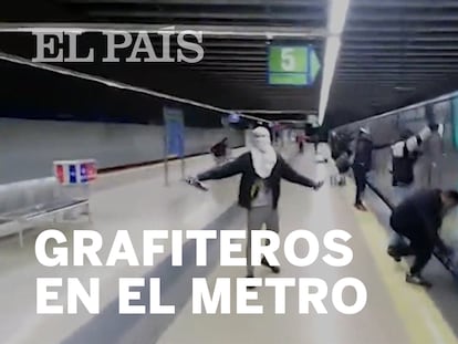 Un maquinista de Metro sufre una crisis de ansiedad tras ser obligado a mover el tren por un grupo de grafiteros