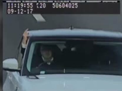 Ocho meses de cárcel por hacer ‘la peineta’ a una cámara de tráfico