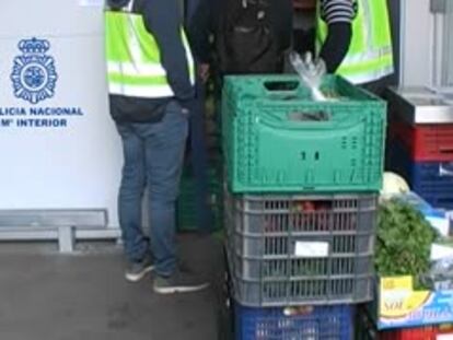 Jornadas de 84 horas semanales despiezando carne por apenas 1.200 euros mensuales