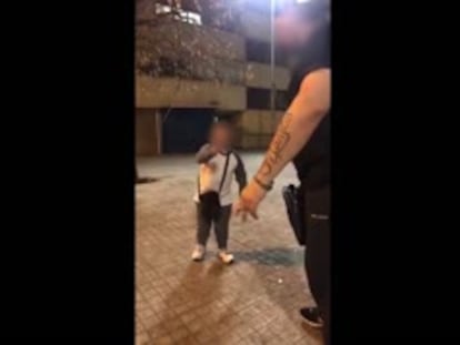 Els Mossos d’Esquadra investiguen un vídeo d’un menor que fa servir una navalla