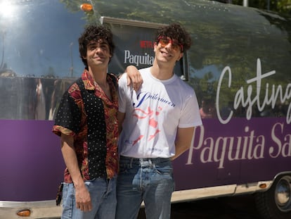 Javier Ambrossi y Javier Calvo en el casting para la serie "Paquita Salas" en Ciudad Universitaria, Madrid.