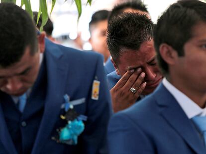 Las 43 sillas vacías de la graduación de Ayotzinapa