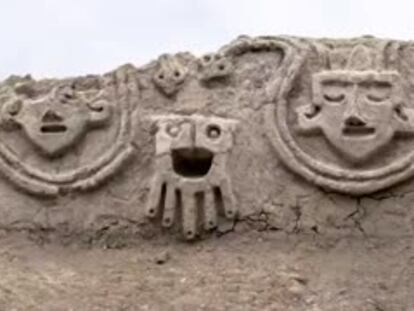 Vista del mural de la civilización Caral en el yacimiento de Vichama, al noroeste de Perú.