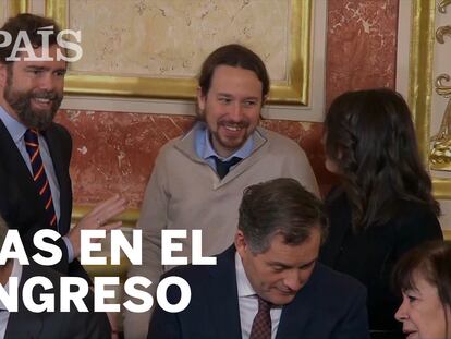 La charla entre risas de Pablo Iglesias con el portavoz de Vox irrita a Rufián