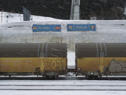 La valla en el centro de una Europa sin fronteras que nunca llegó a construirse