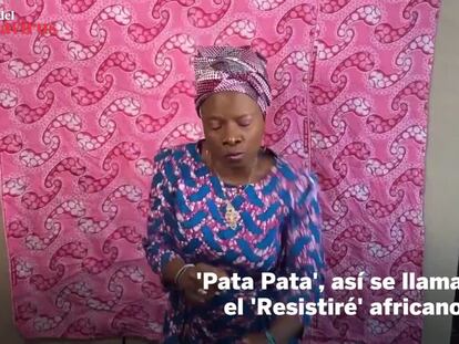 La cantante Angélique Kidjo canta la nueva versión de 'Pata, Pata'.