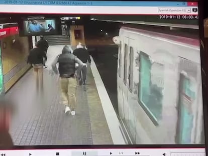 La víctima de una agresión homófoba en el metro de Barcelona: “Prefiero no dar muestras de afecto en público para evitar problemas”