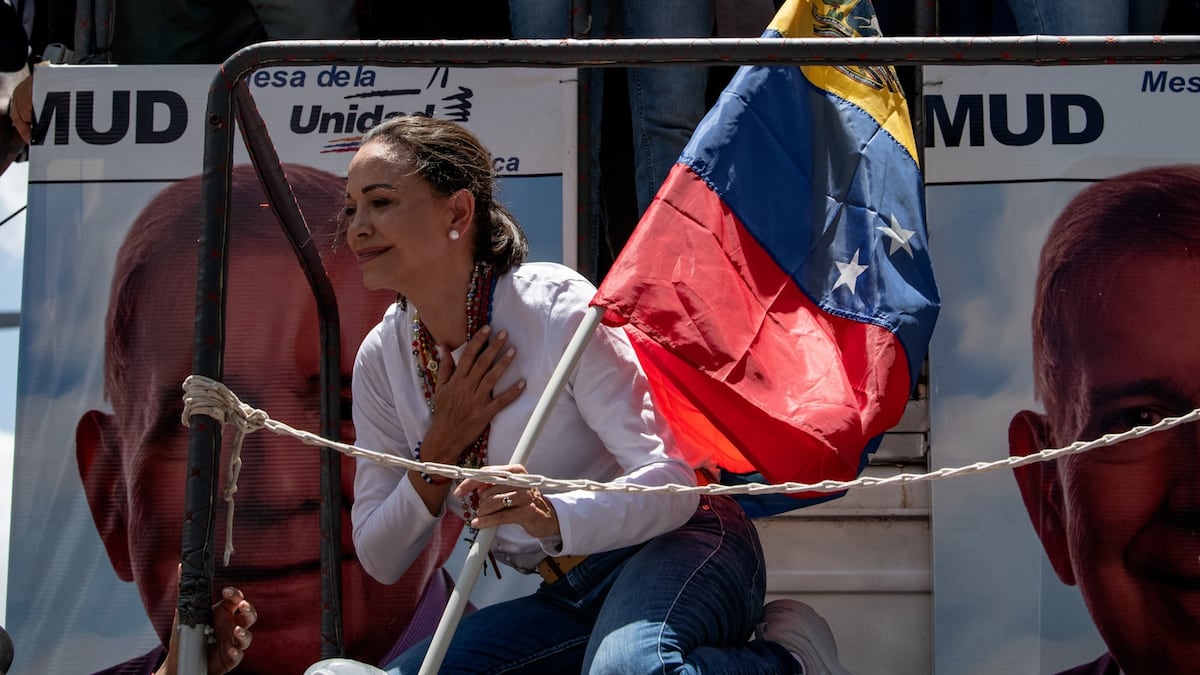 María Corina Machado: “Hay que hacer entender a Maduro que su mejor opción es aceptar una transición negociada” 1 María Corina Machado encabeza las protestas de la oposición venezolana en Caracas