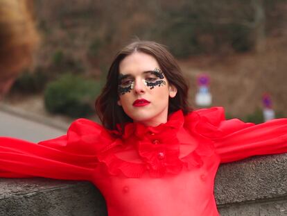 Así se hizo nuestra portada con Hari Nef, actriz y modelo ‘trans’