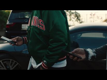 El vídeo de Major Lazer y Nicki Minaj que parodia nuestra obsesión por el móvil