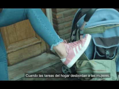 Los ayudadores: la campaña que recrimina a los hombres que se escaquean frente a la carga mental femenina