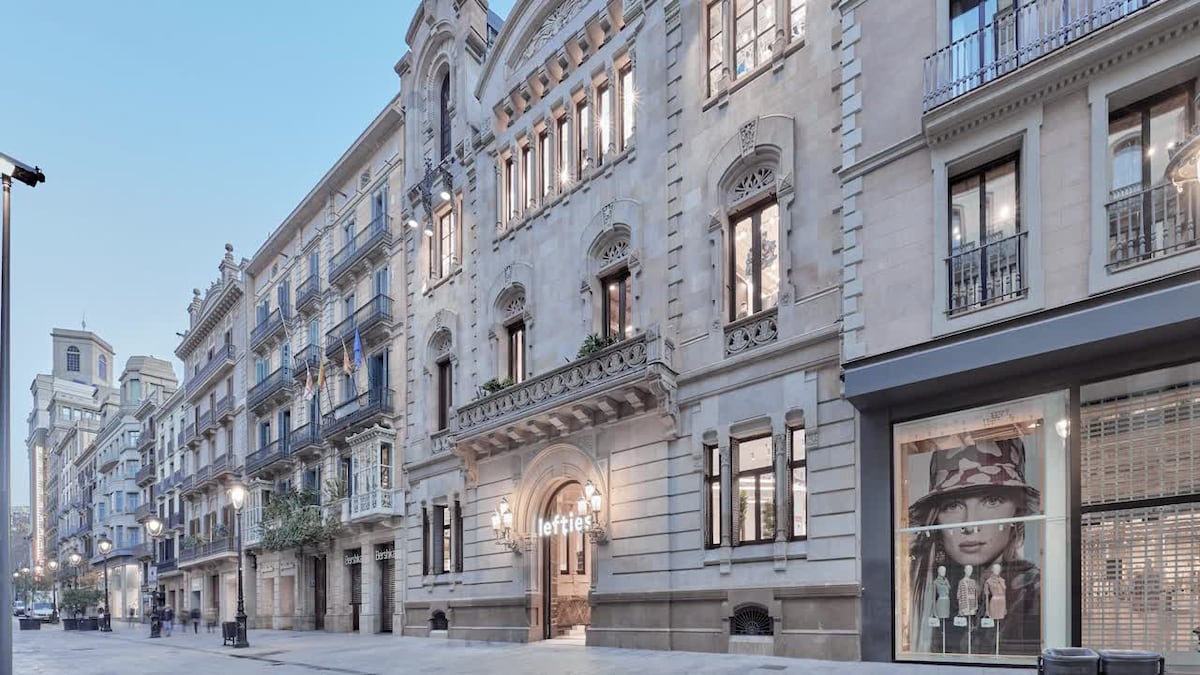 Ir de compras para disfrutar del edificio: la nueva tienda de moda