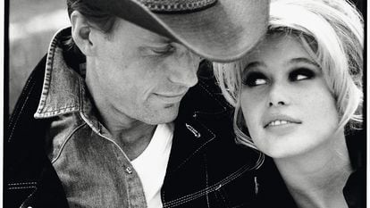 Claudia Schiffer y un cowboy, en 1989.