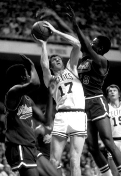 John Havlicek (13er anotador histórico de la NBA con 26.395 puntos), en un partido con los Celtics en 1968.
