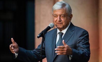 López Obrador, este martes, tras reunirse con Peña Nieto.