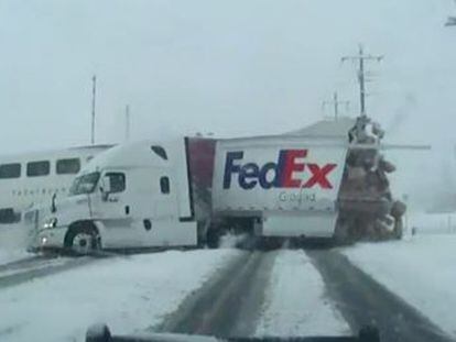 La colisión, que no ha dejado heridos de gravedad, se produjo el sábado durante una tormenta de nieve