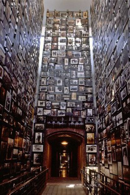 Impresionante muro de v&iacute;ctimas, en el Museo del Holocausto de EE UU, en Washington.