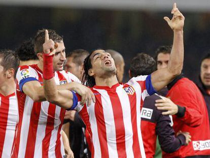 Falcao festeja su gol a la Real Sociedad.