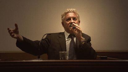 Antonio Alcalá asegura llevar a personas a vidas pasadas mediante hipnosis.