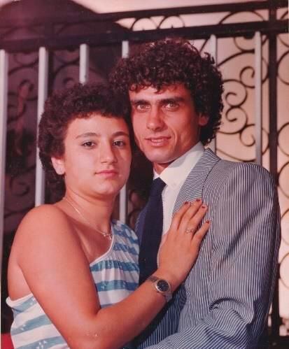 Los padres de Catello Romano, en julio de 1981, en una foto sacada de su tesis.