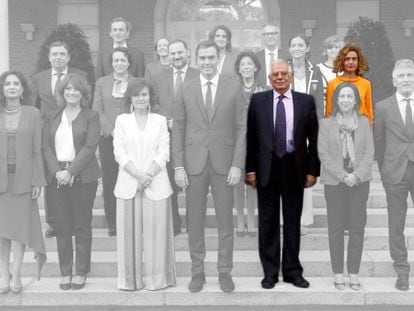 El Govern de Pedro Sánchez, amb Josep Borrell i Meritxell Batet.