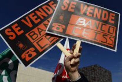 Concentración contra el ERE del Banco Ceiss. EFE/Archivo
