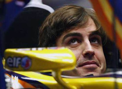 Fernando Alonso, en un momento de los entrenamientos en Montmeló.