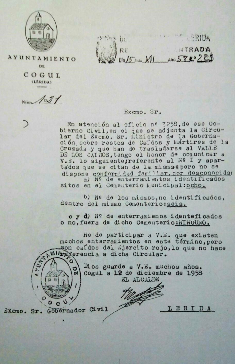 Documento en el que un Ayuntamiento informa al Gobierno franquista de que no tiene restos de caídos del bando nacional para enviar al Valle de los Caídos, pero sí fosas del 