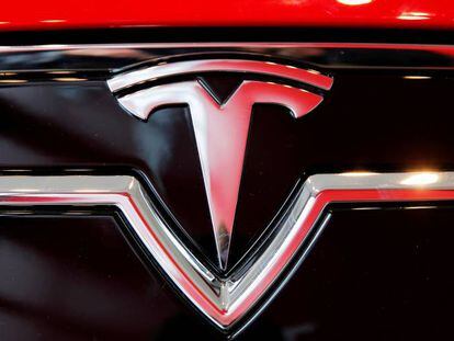 Tesla se desploma en Bolsa hasta un 13% tras reducir sus previsiones de beneficios