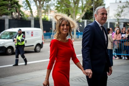 El presidente de Aragón, Jorge Azcón, y su esposa, Ana Blasco.







