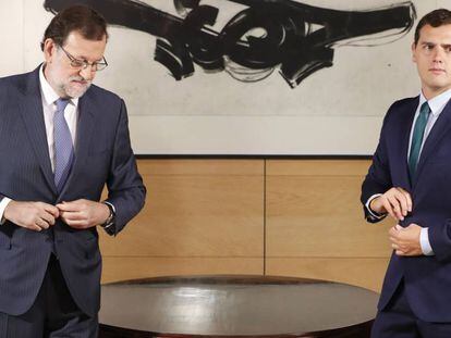 Mariano Rajoy (PP) y Albert Rivera (Ciudadanos), durante su encuentro para negociar la investidura el el pasado d&iacute;a 3 de agosto.