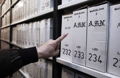 Cajas con documentos traídos de Salamanca, una vez depositadas en el ANC.