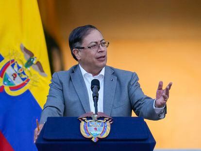 El presidente de Colombia, Gustavo Petro, habló desde el balcón presidencial sobre la reforma a la salud.