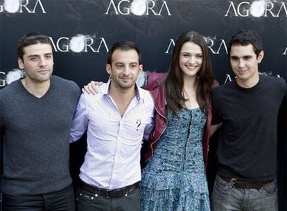 Oscar Isaac, Alejandro Amenabar, Rachel Weisz y Max Minghella