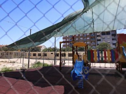 Vista de los barracones del colegio Número 5 de Aldaia.