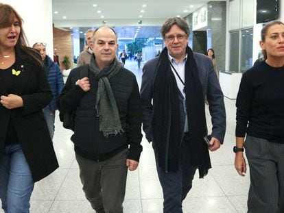 Laura Borràs, Jordi Turull, Carles Puigdemont y Míriam Nogueras, juntos en el Parlamento Europeo, el pasado mes de noviembre.