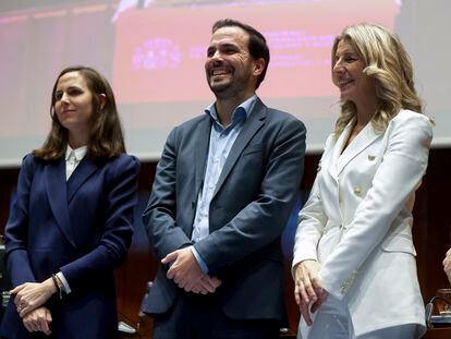 Desfde la derecha, la ministra de Trabajo, Yolanda Díaz, junto a los exministros Alberto Garzón y Ione Belarra, asistía el martes a la toma de posesión de la nueva ministra de Infancia y Juventud, Sira Rego, en la sede del ministerio, en Madrid.