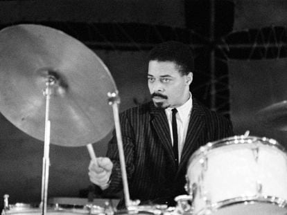 Jimmy Cobb en una actuación en los años cincuenta.