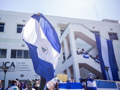 Protesta de estudiantes en la Universidad Centroamericana (UCA) de Managua.