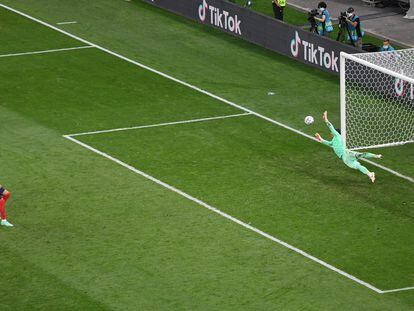 Mbappé falla el quinto penalti ante Suiza.