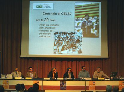 Trobada de la Universitat de València amb els instituts d'estudis comarcals el passat dia 25 al Jardí Botànic.