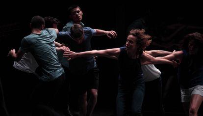 La compañía Ballet de Nord, Centre Chorégraphique National de Roubaix NordPas de Calais en la obra 'Auguri'