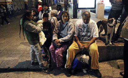 Habitantes de la Ciudad de México tras el sismo.