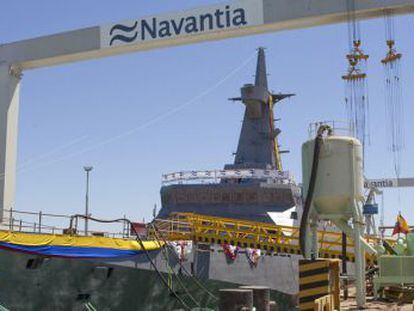 Un patrullero oce&aacute;nico construido por Navantia en los astilleros de Puerto Real.