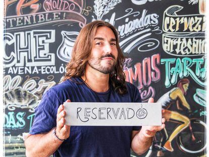 El músico Andrés Suárez, en la cafetería y sala de conciertos Babel.