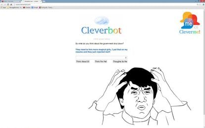 Cleverbot es un sistema de mensajería instantánea, pero al otro lado de tu ordenador no hay más que otra CPU que responde a tus respuestas. Entretenido, si sabes cómo picar a un ordenador con ganas de charlar.