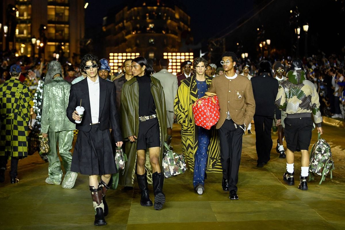 Le méga show de Pharrell Williams pour Louis Vuitton sur le Pont Neuf : on  y était