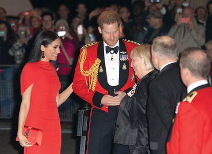 El príncipe y su esposa recibieron una larga ovación a su llegada al Mountbatten Festival of Music en el Royal Albert Hall.